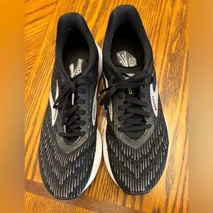 Brooks Women's Black and White Sneakers